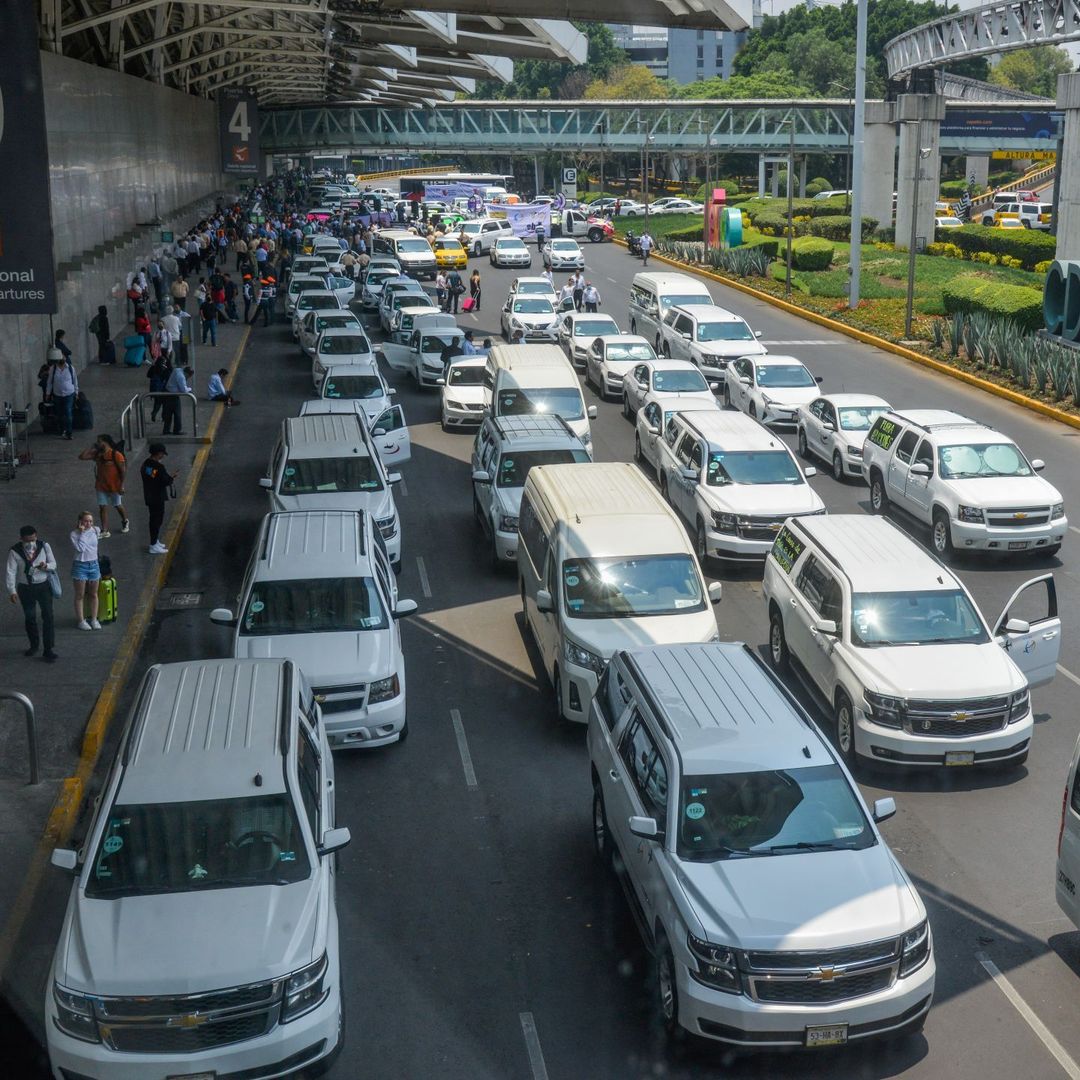 Protesta de taxistas en el AICM. Foto: Cuartoscuro | Archivo